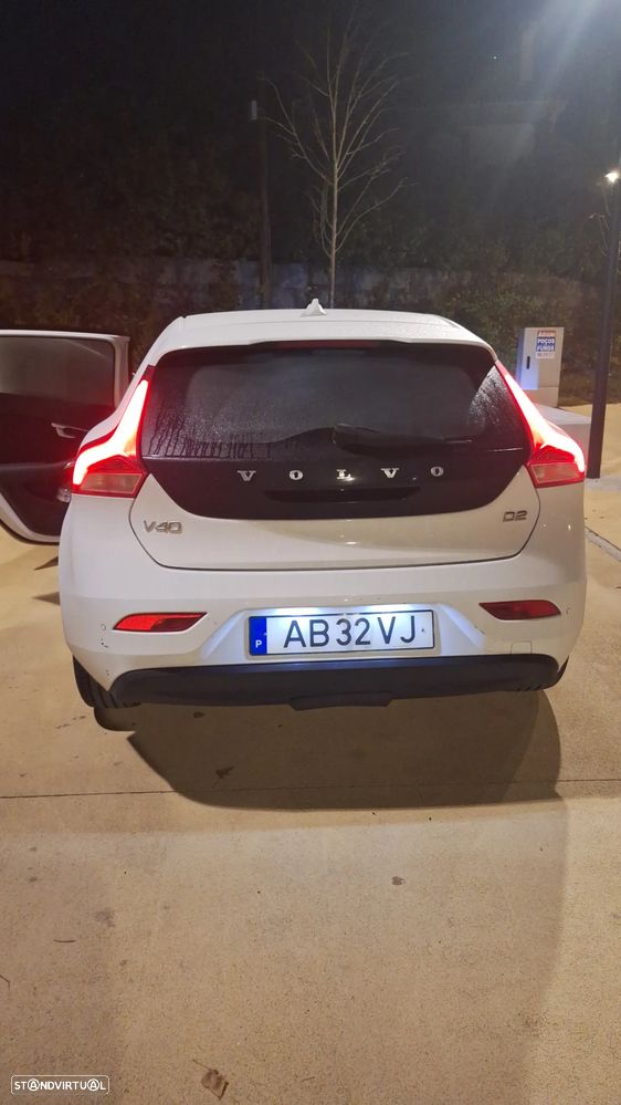 Volvo V40 D2 Momentum - 10