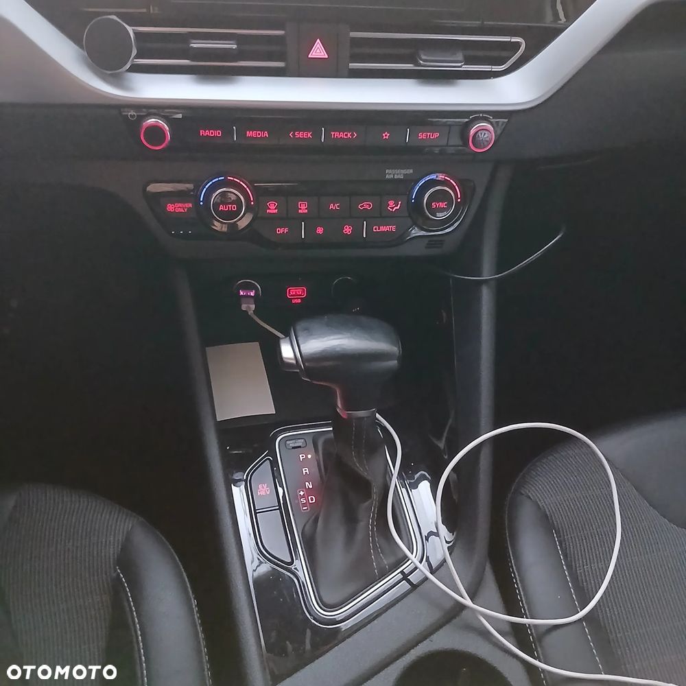 Kia Niro 1.6 GDI Plug-in Hybrid M - 10
