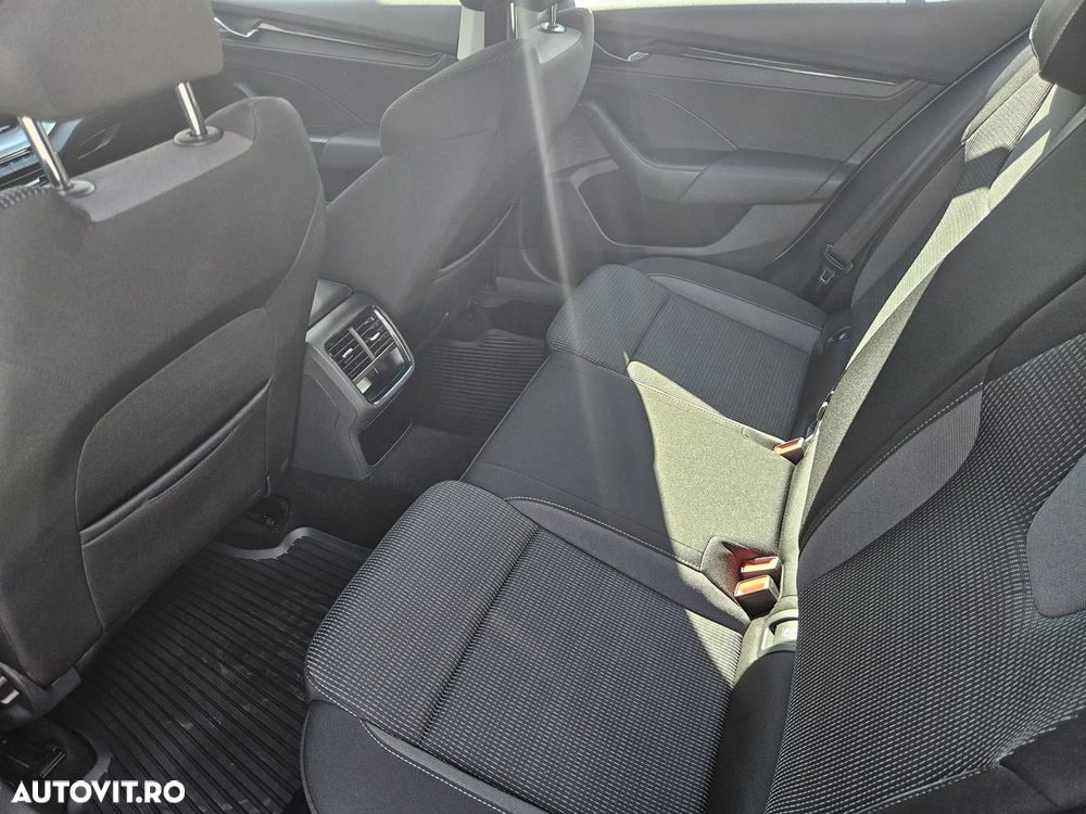 Skoda Octavia 2.0 TDI DSG Ambition - 19