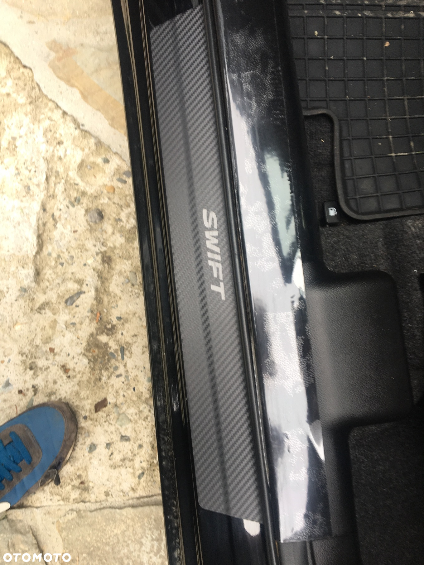 Suzuki Swift 1.0 T Premium Plus - 17