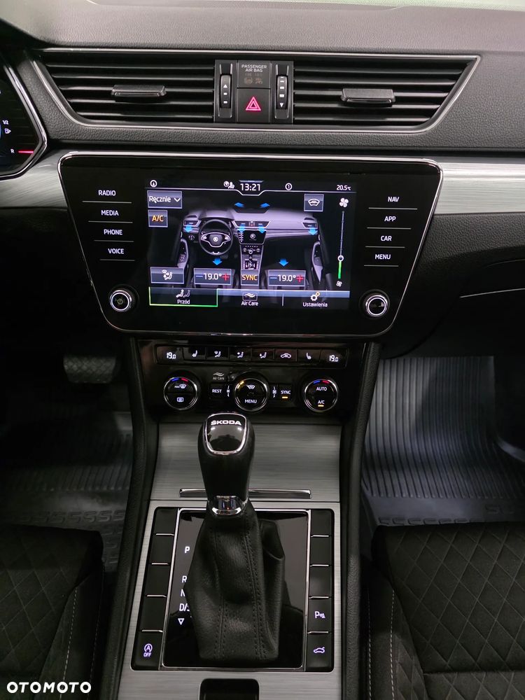 Skoda Superb 2.0 TDI SCR Style DSG - 9