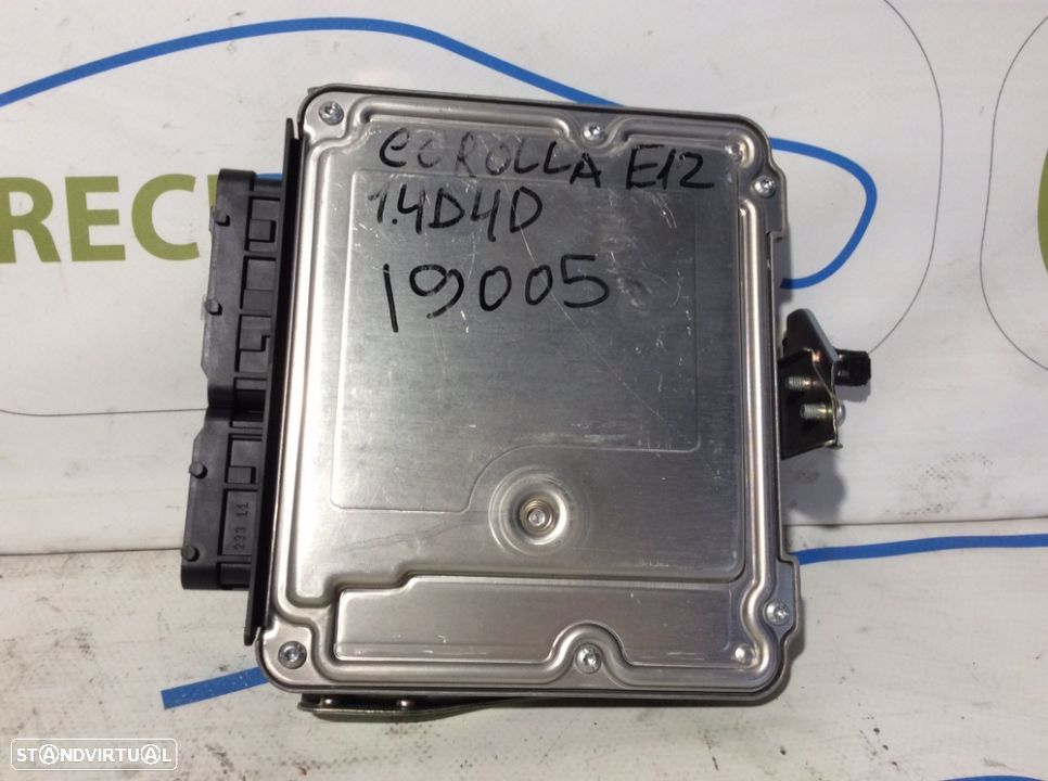 Centralina de motor Toyota Corolla E12 1.4D4D referência 0281011733 - 2
