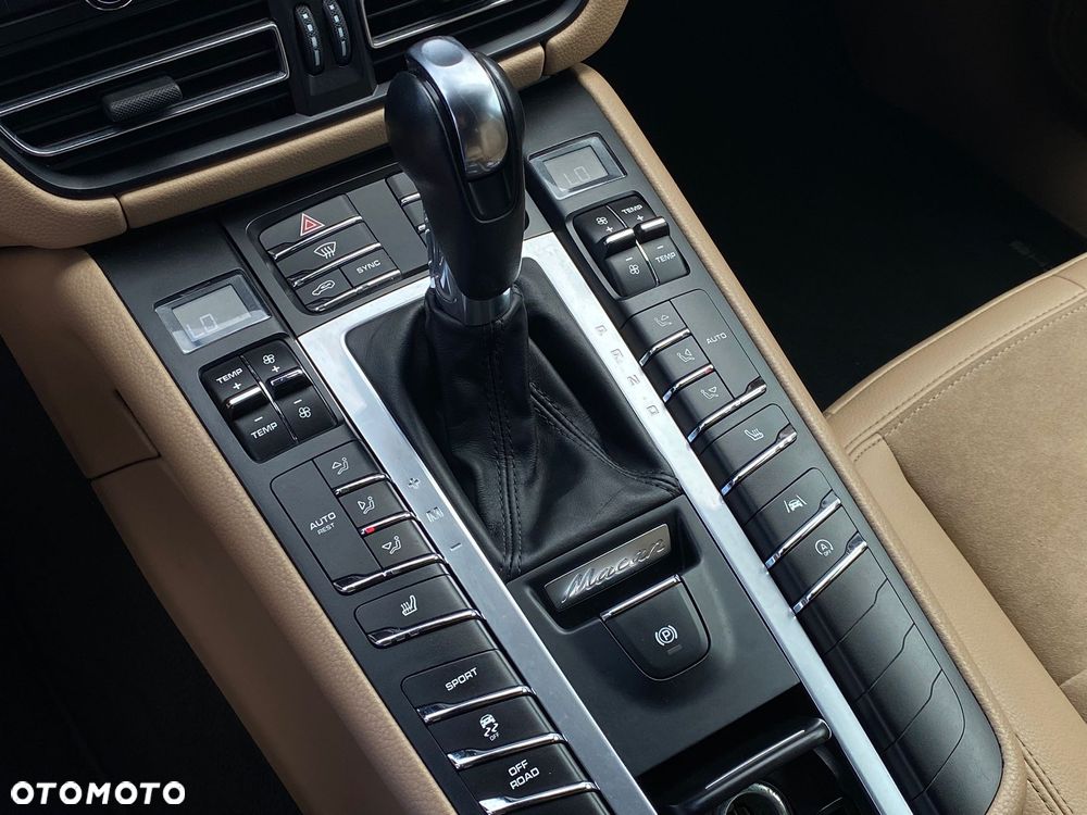 Porsche Macan - 23
