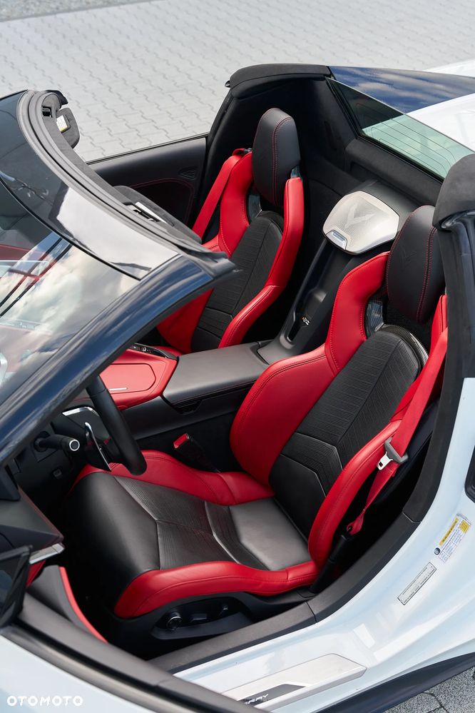 Chevrolet Corvette - 18