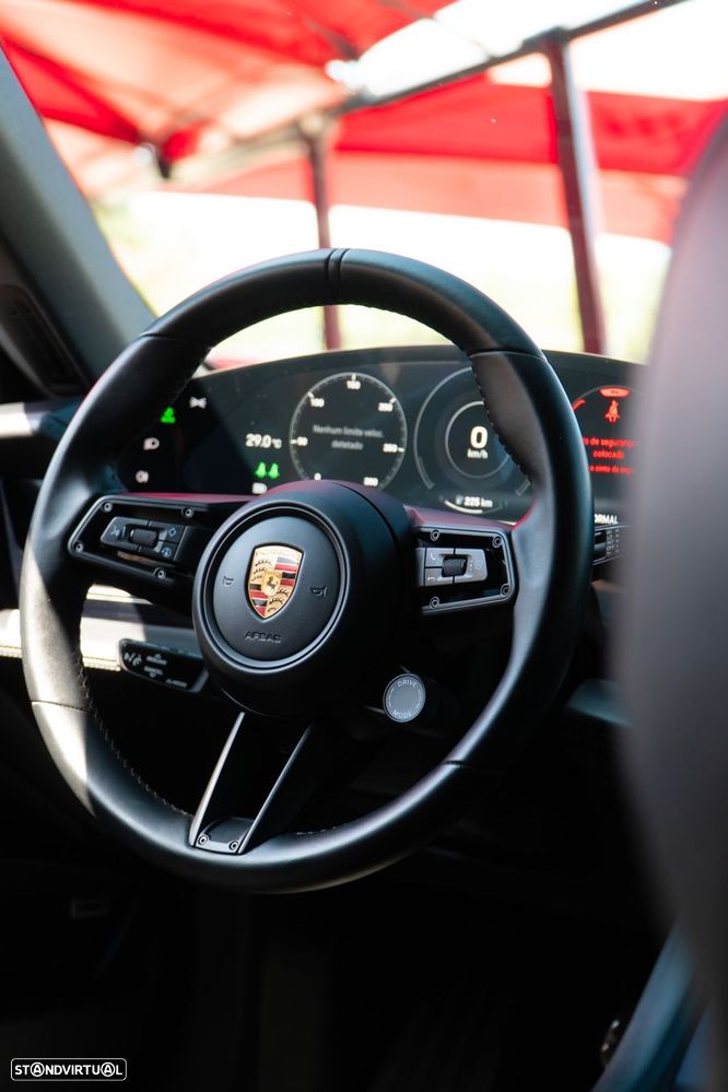 Porsche Taycan 4S - 14