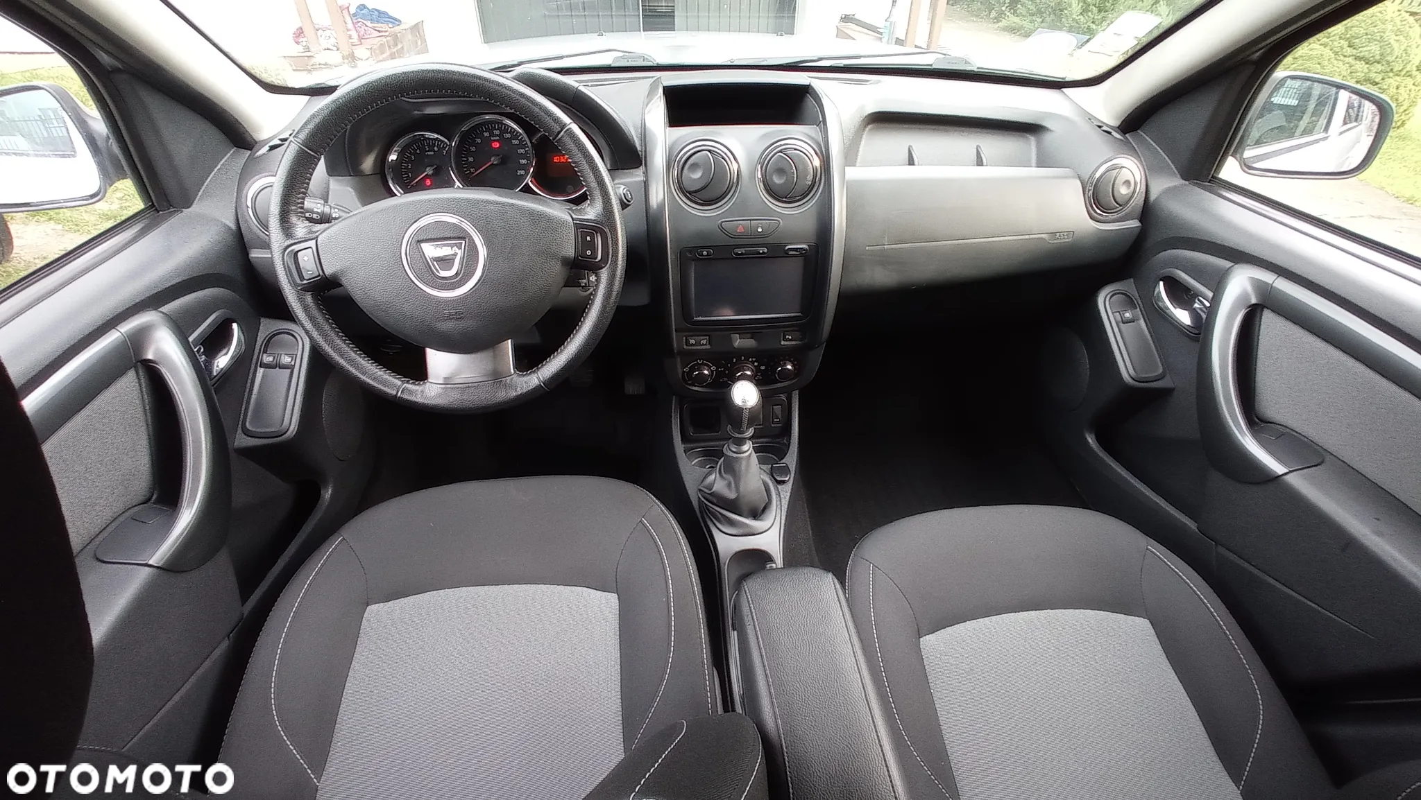 Dacia Duster 1.2 TCe Laureate S&S EU6 - 9