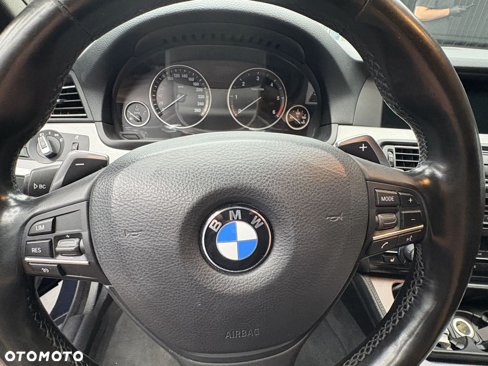 BMW Seria 5 520d Touring - 30