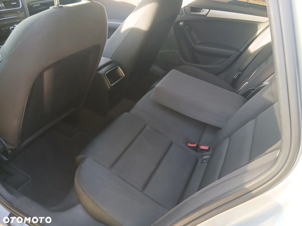 Audi A4 Limousine 2.0 TDI Limited Edition Multitr - 11