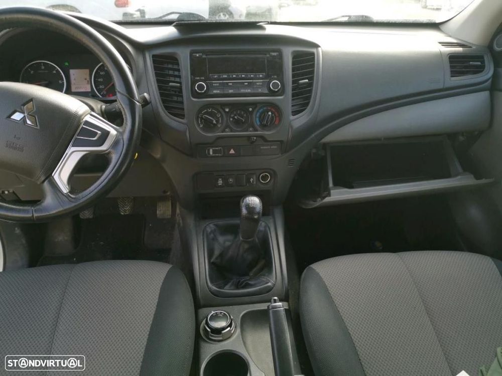 Mitsubishi L200 2.4 DI-D Club 4WD c/iva - 7