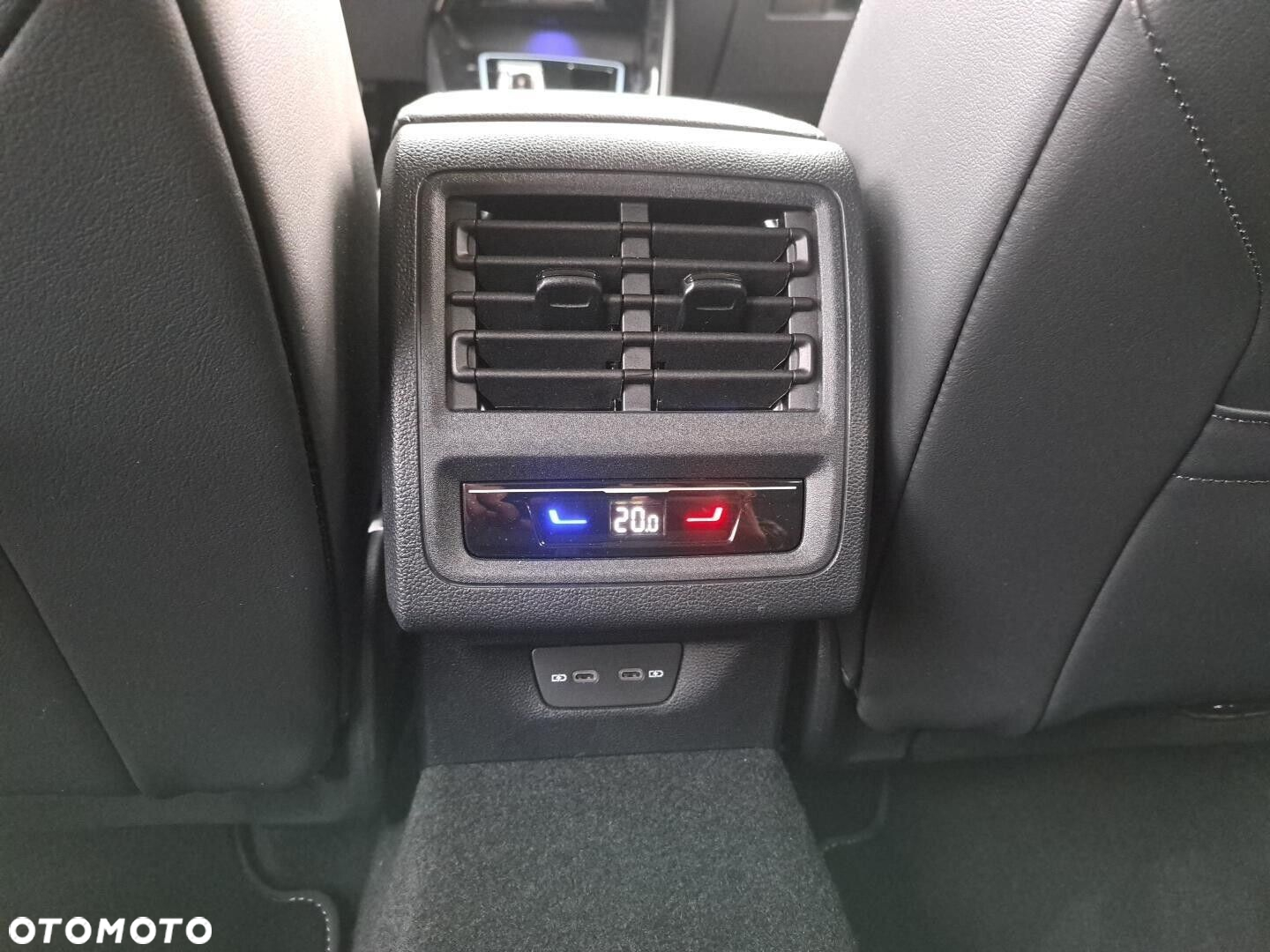 Volkswagen Golf - 31