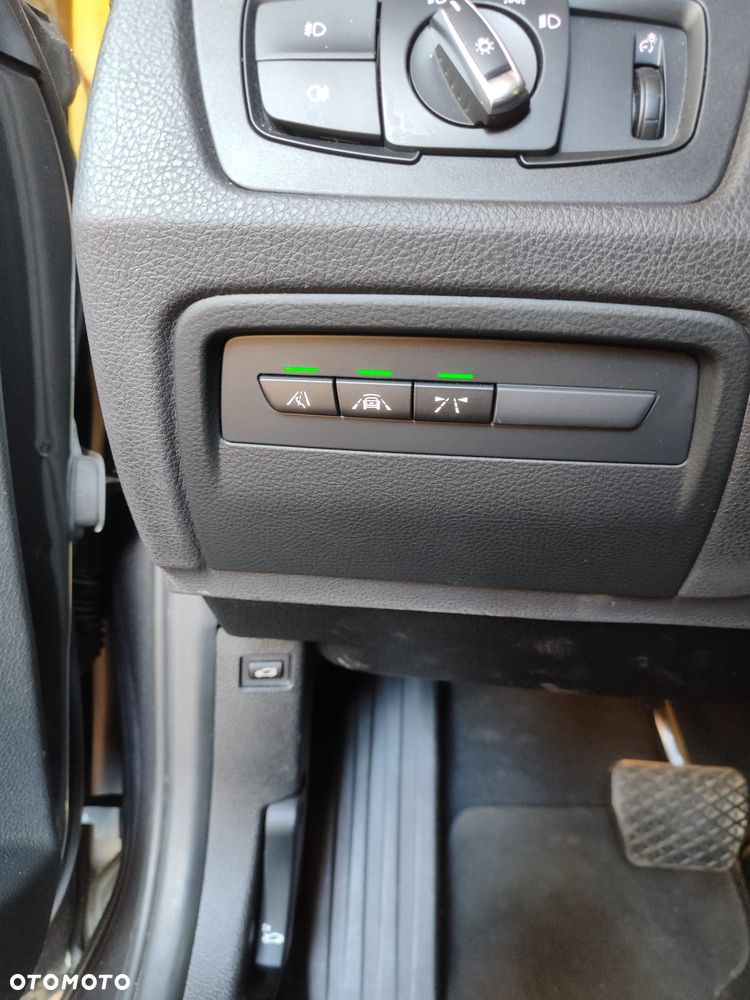 BMW Seria 3 320d Sport Line - 12