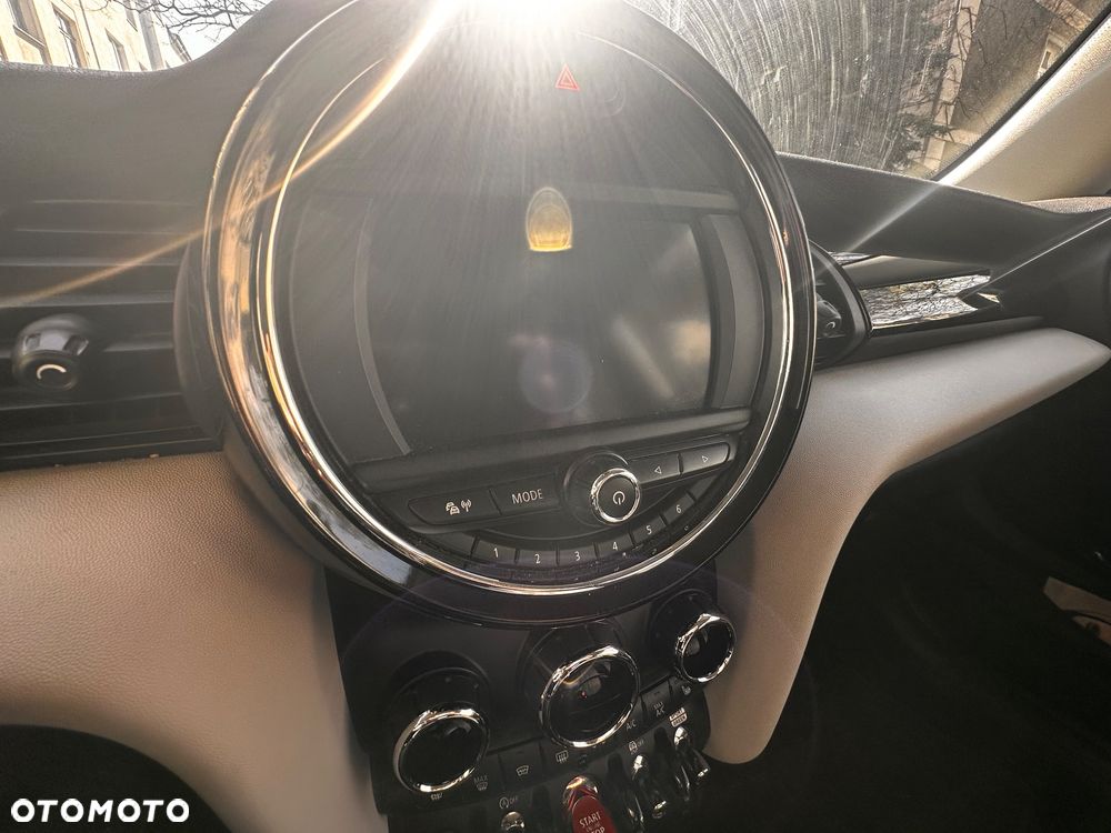 MINI Cooper Standard - 10