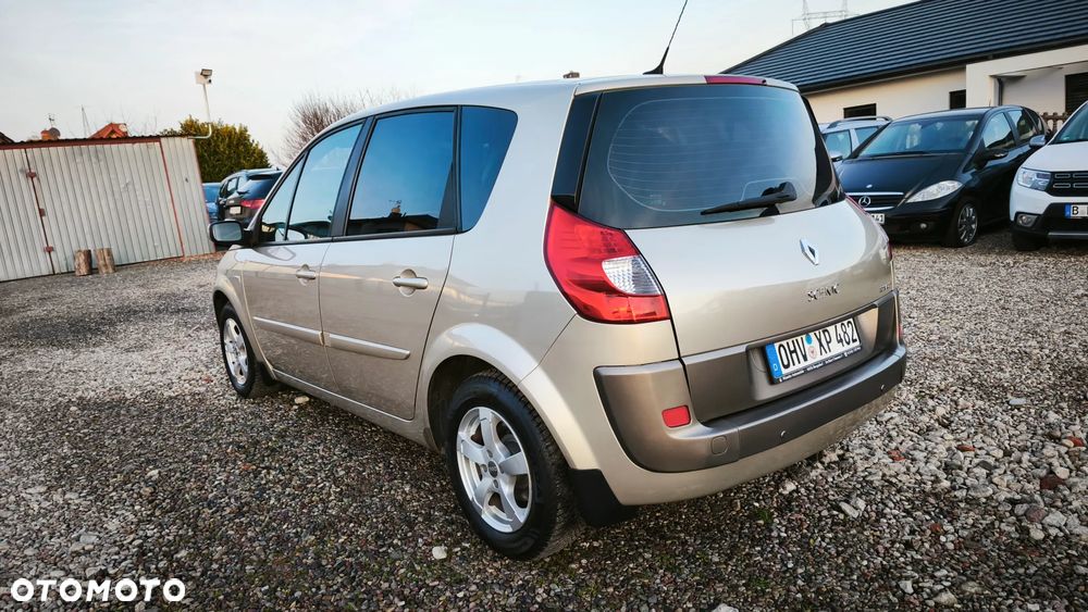 Renault Scenic - 11