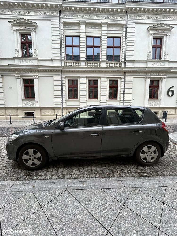Kia Ceed 1.4 Comfort + - 5