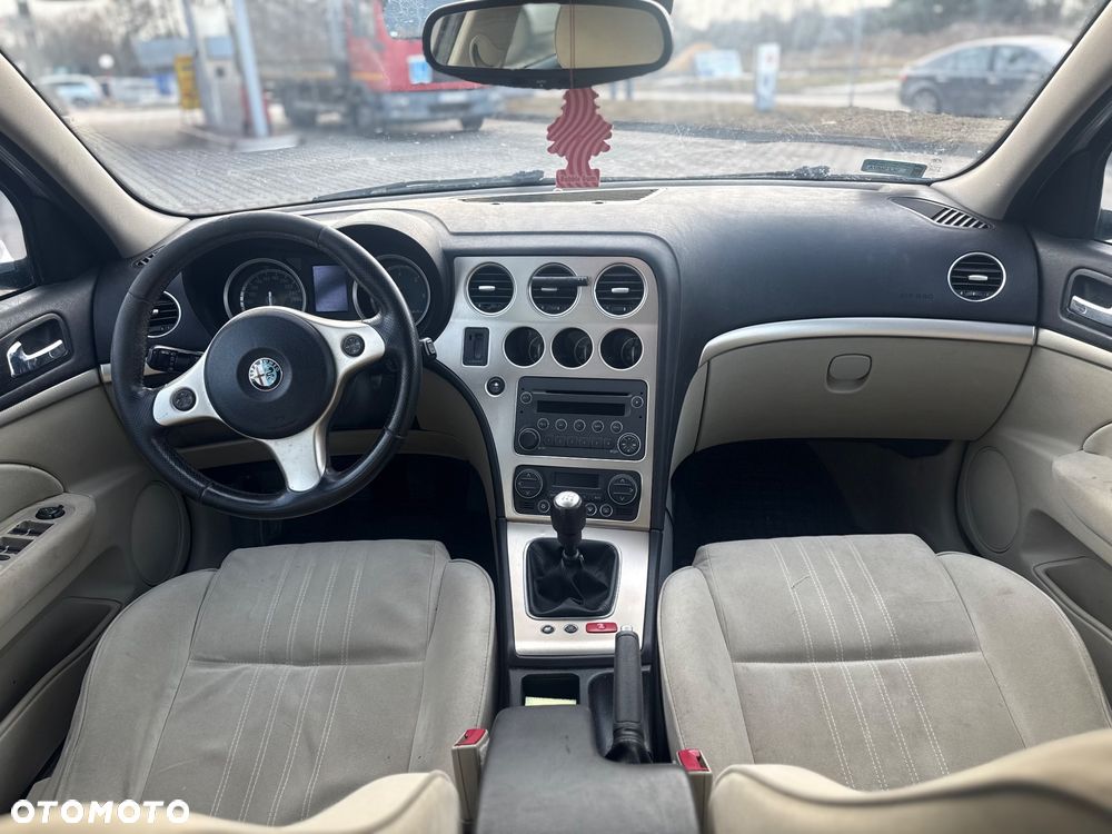 Alfa Romeo 159 1.9 JTDM 8V DPF Distinctive - 23