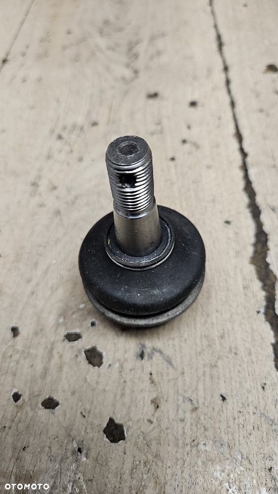 Sworzeń wahacza przód Nissan Navara NP300 D40 SKF VKDS 812010 - 2