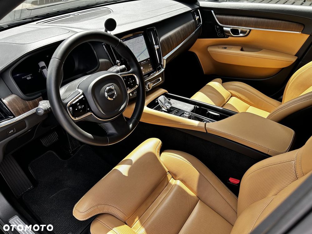 Volvo V90 Cross Country - 11