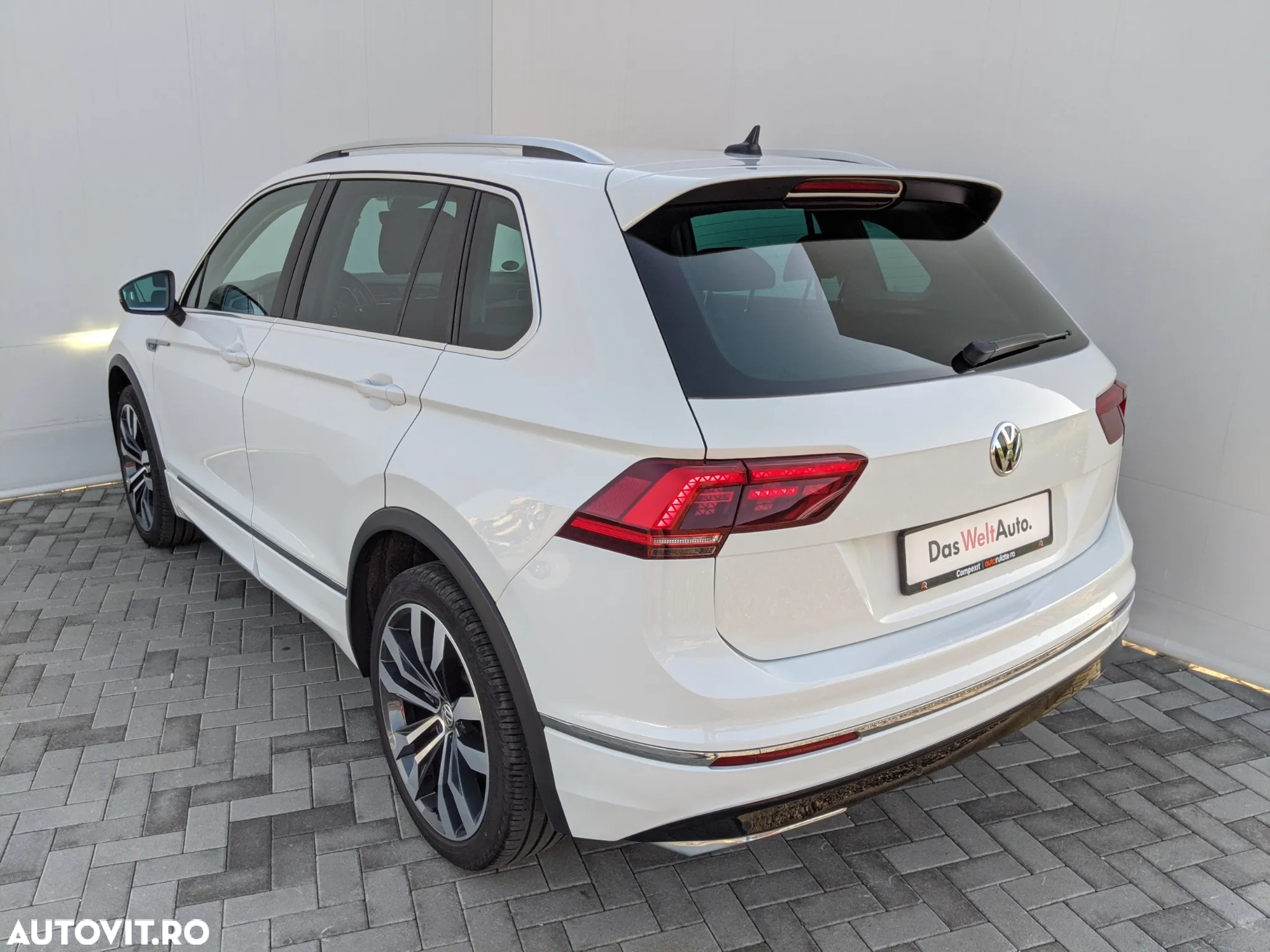 Volkswagen Tiguan - 3