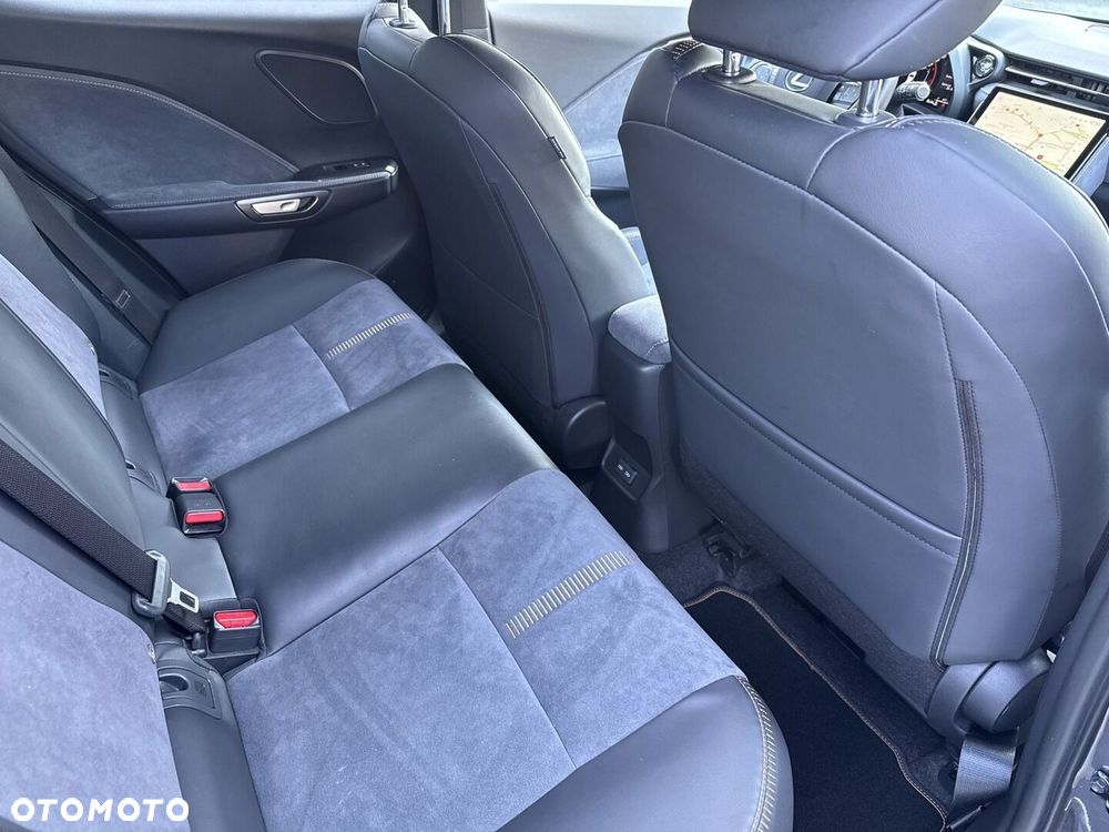 Lexus LBX 1.5 Hybrid Cool - 11