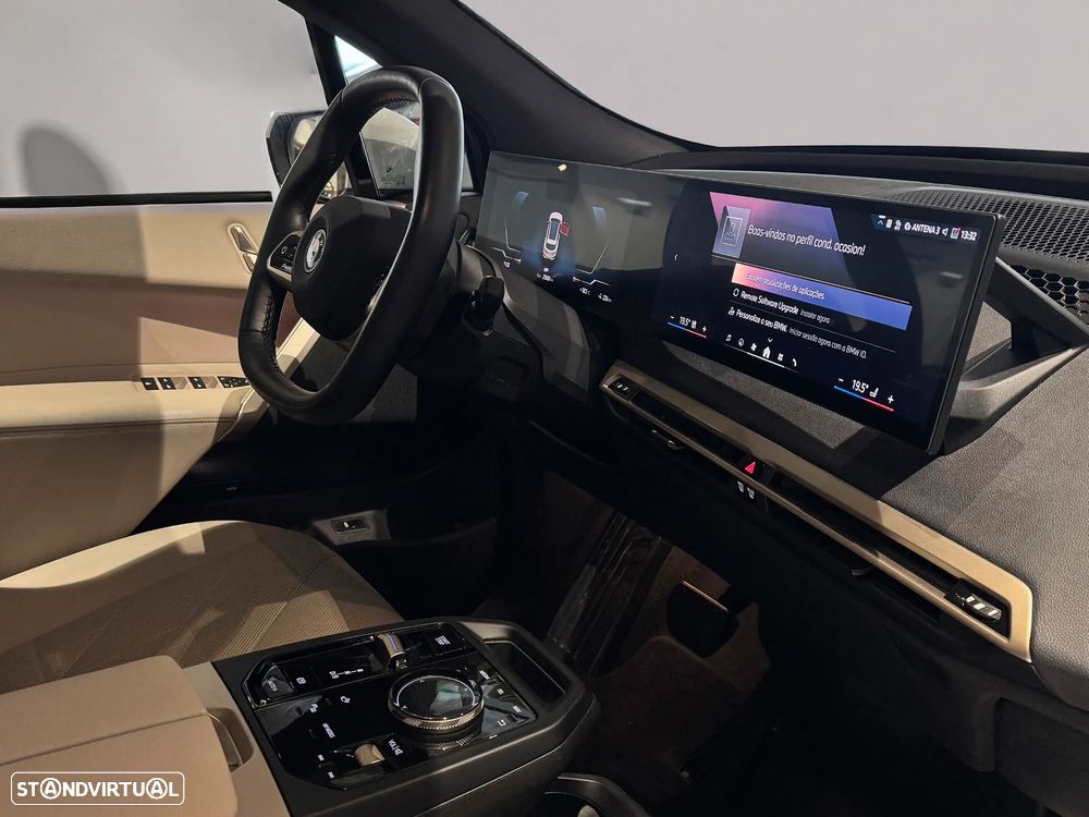 BMW iX xDrive40 - 8