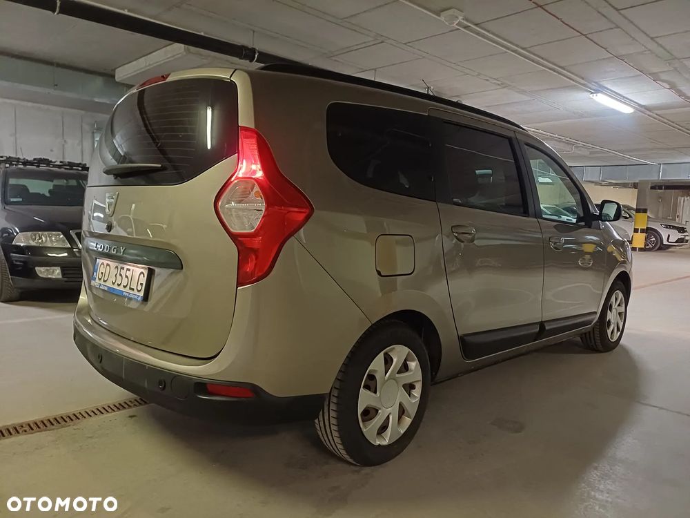 Dacia Lodgy 1.6 SCe Laureate S&S - 37