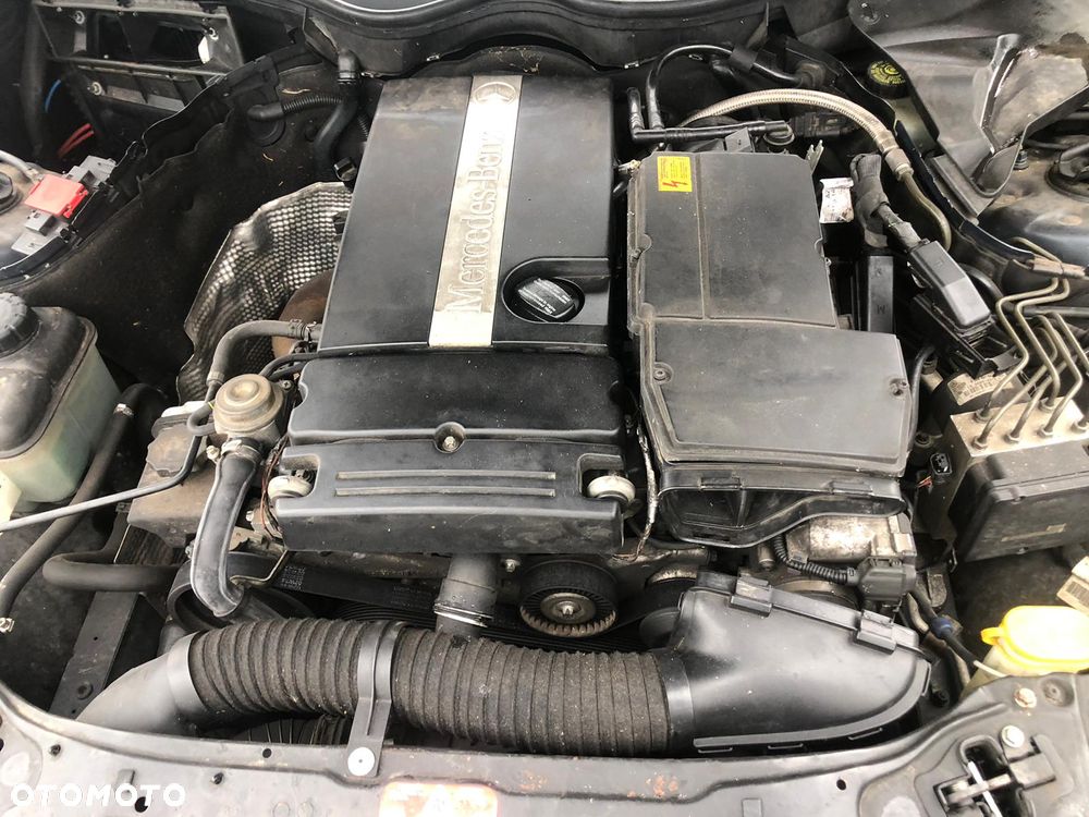 SILNIK  MERCEDES W203 W211 1.8 KOMPRESOR 271946 - 1