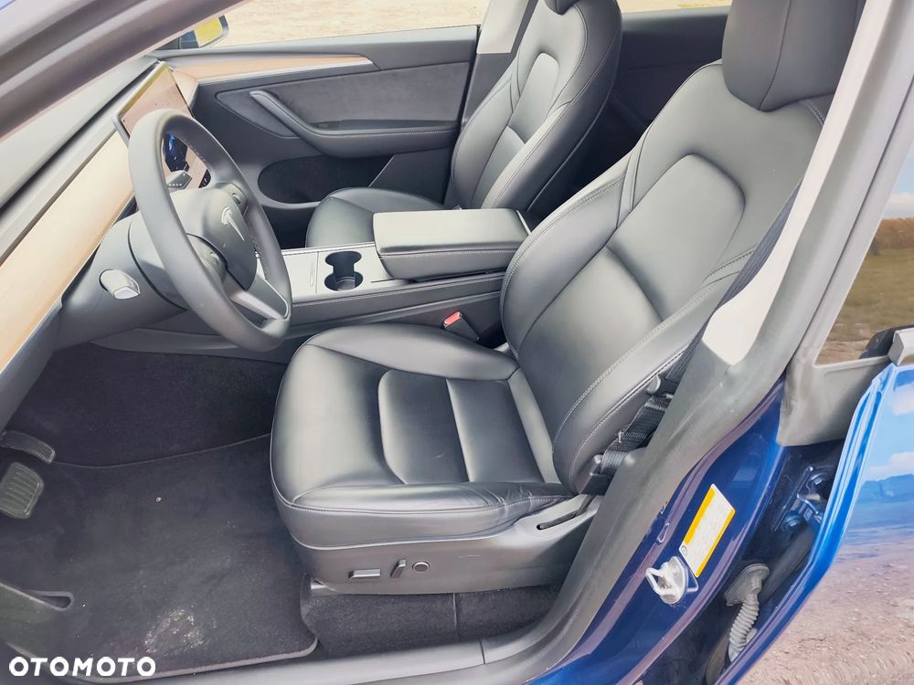 Tesla Model Y Standard - 25