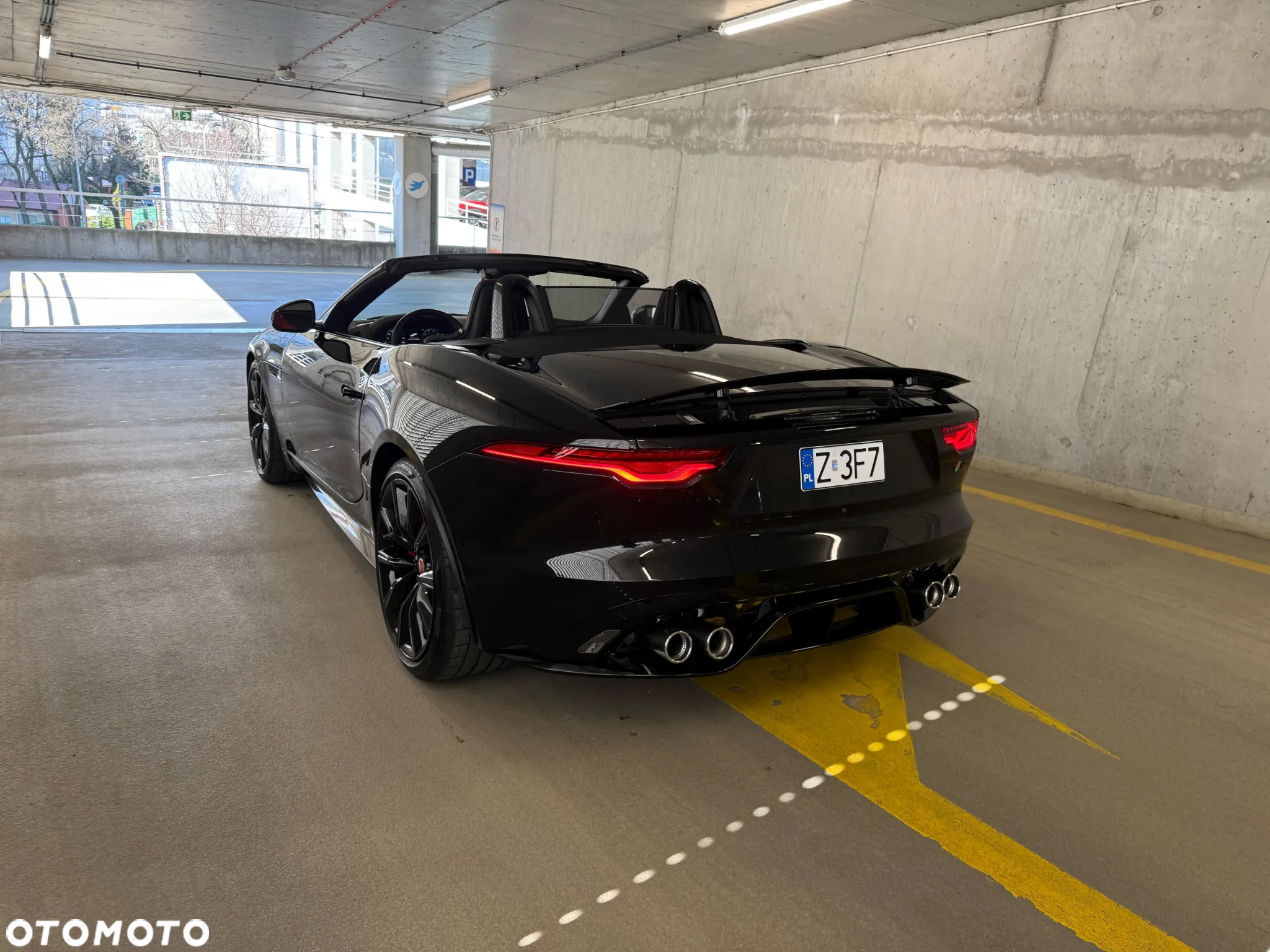 Jaguar F-Type Cabriolet P575 AWD R - 40