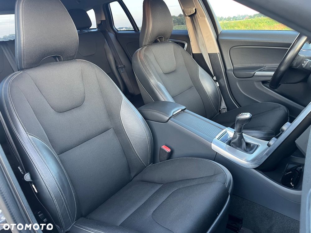 Volvo V60 D3 Drive-E Summum - 26