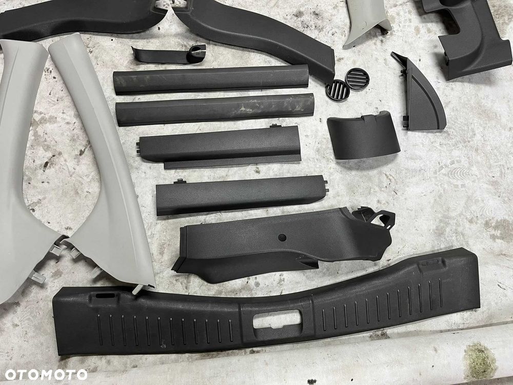 Plastiki wnętrza słupki, progi, narożniki, prowadnice FORD KUGA MK1 - 8