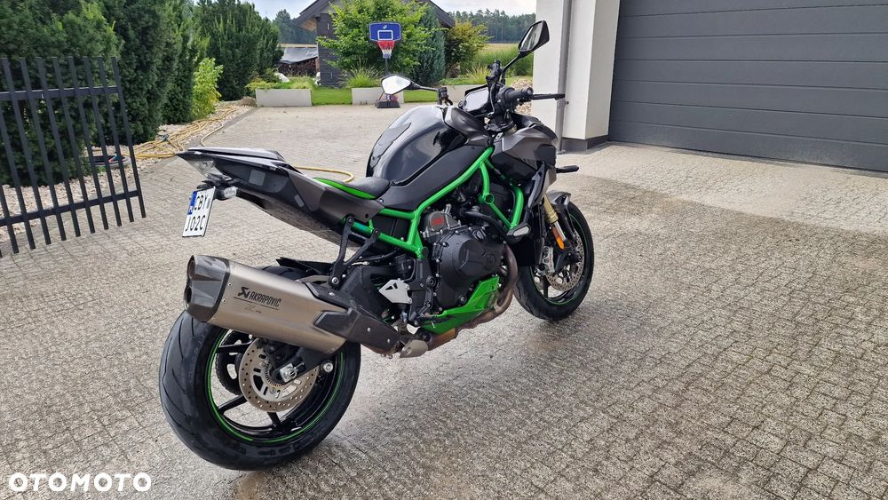 Kawasaki H2 - 4