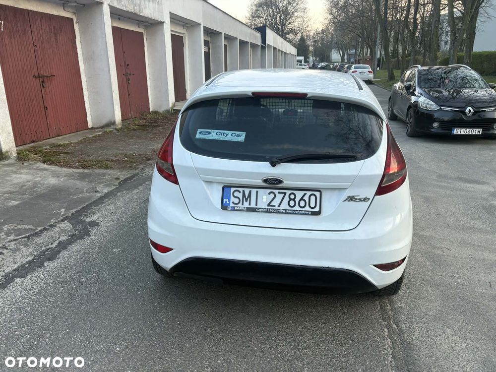 Ford Fiesta 1.4 TDCi Ambiente - 7