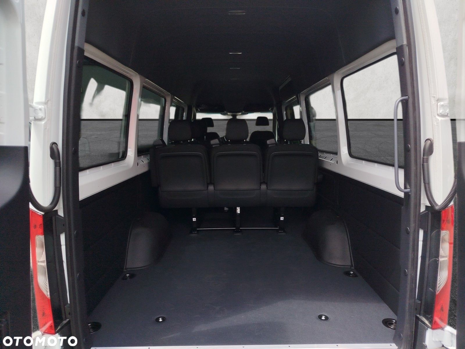 Mercedes-Benz Sprinter 319 CDI TOURER - 18