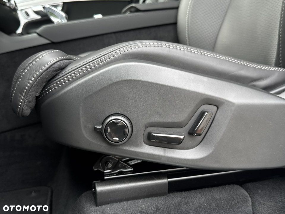 Volvo XC 90 - 31