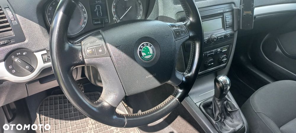Skoda Octavia 1.6 Ambiente - 13