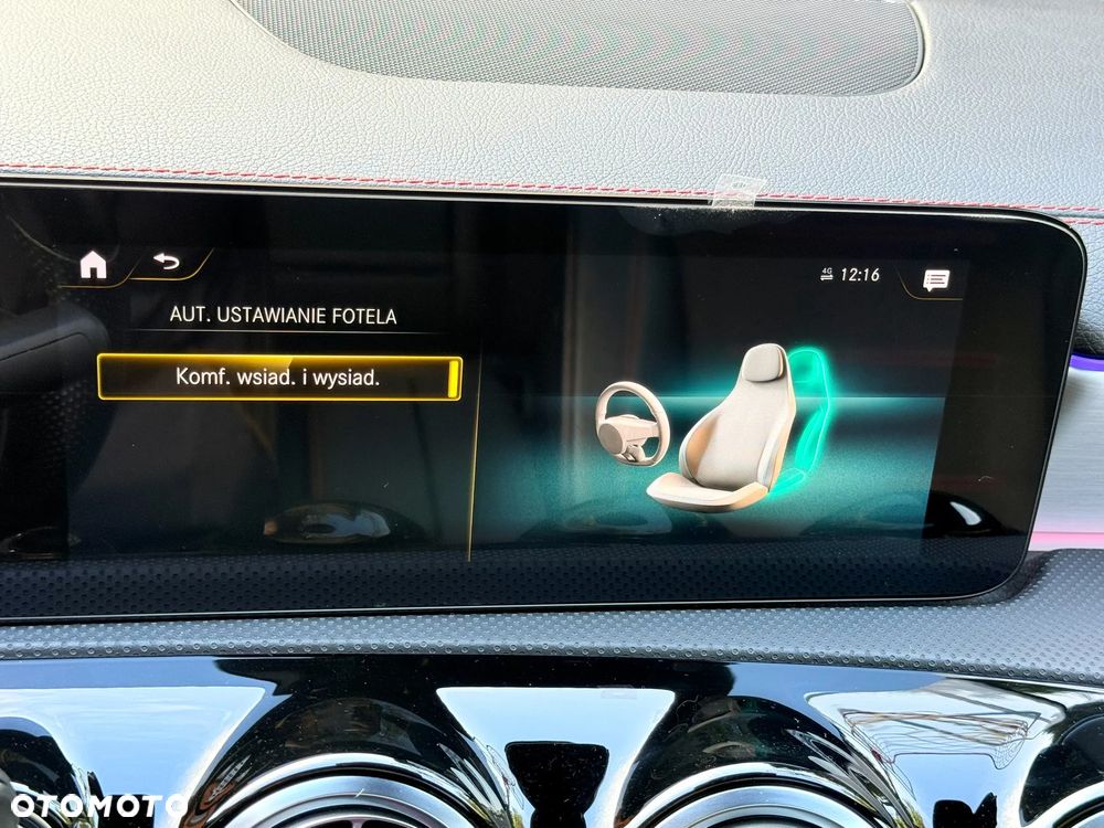 Mercedes-Benz CLA 220 d AMG Line 8G-DCT - 28