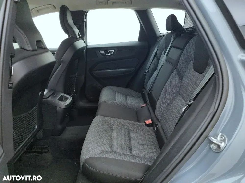 Volvo XC 60 B4 MHEV Momentum Pro - 15