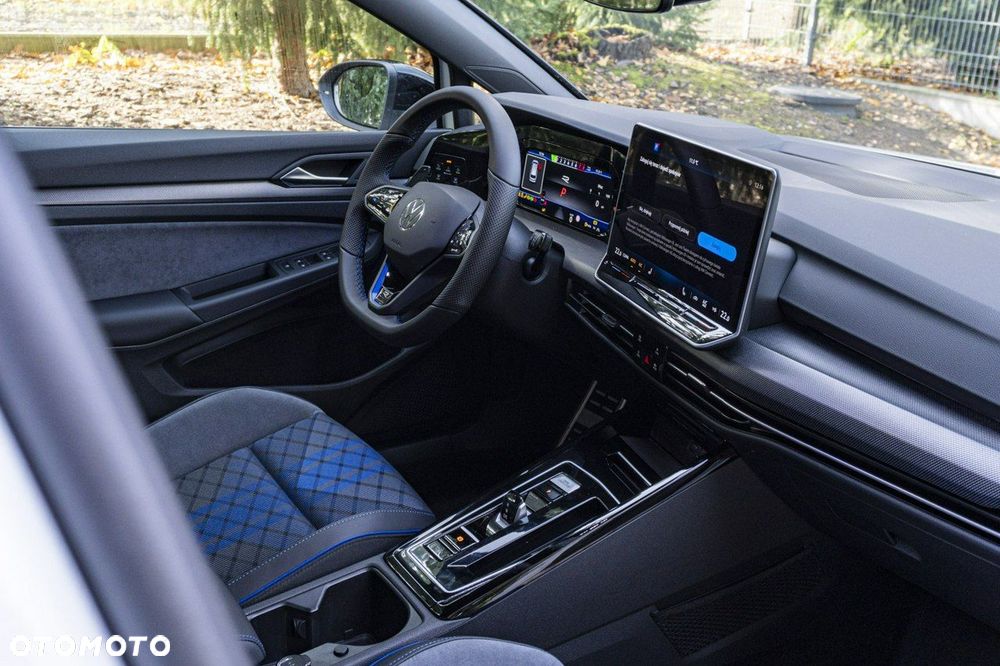 Volkswagen Golf - 28