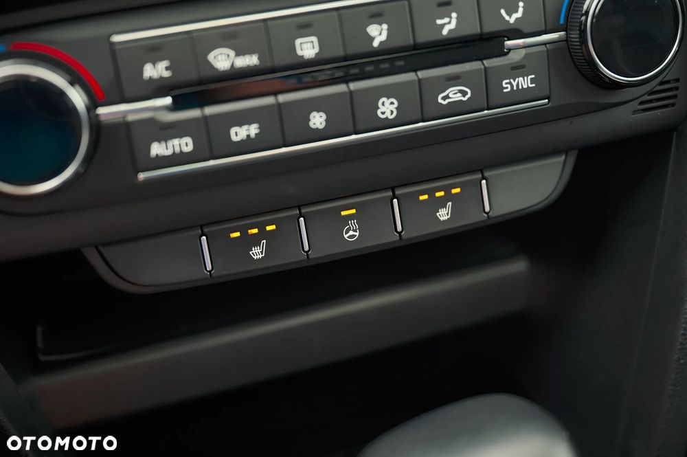 Kia Ceed 1.4 T-GDI DCT OPF GT Line - 32