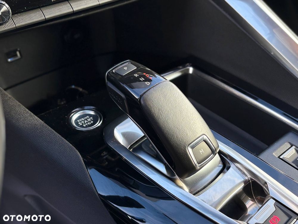 Peugeot 5008 1.2 PureTech Active S&S EAT8 - 22