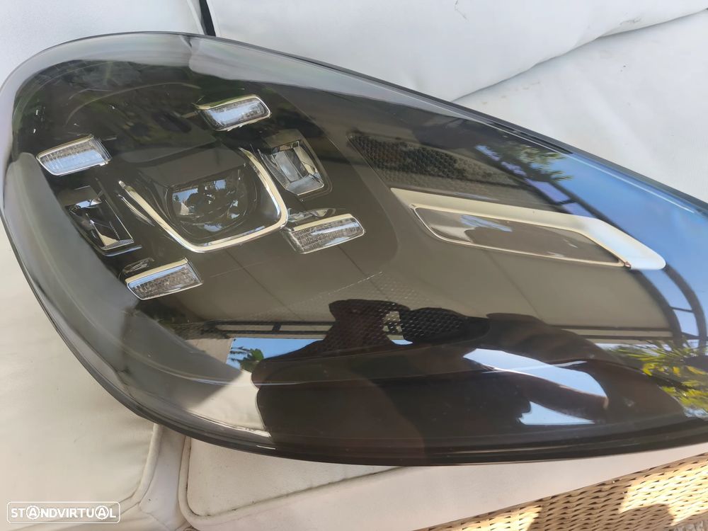 Farol direito full Led Porsche Cayenne 958.2 - 7P5941036K - 5