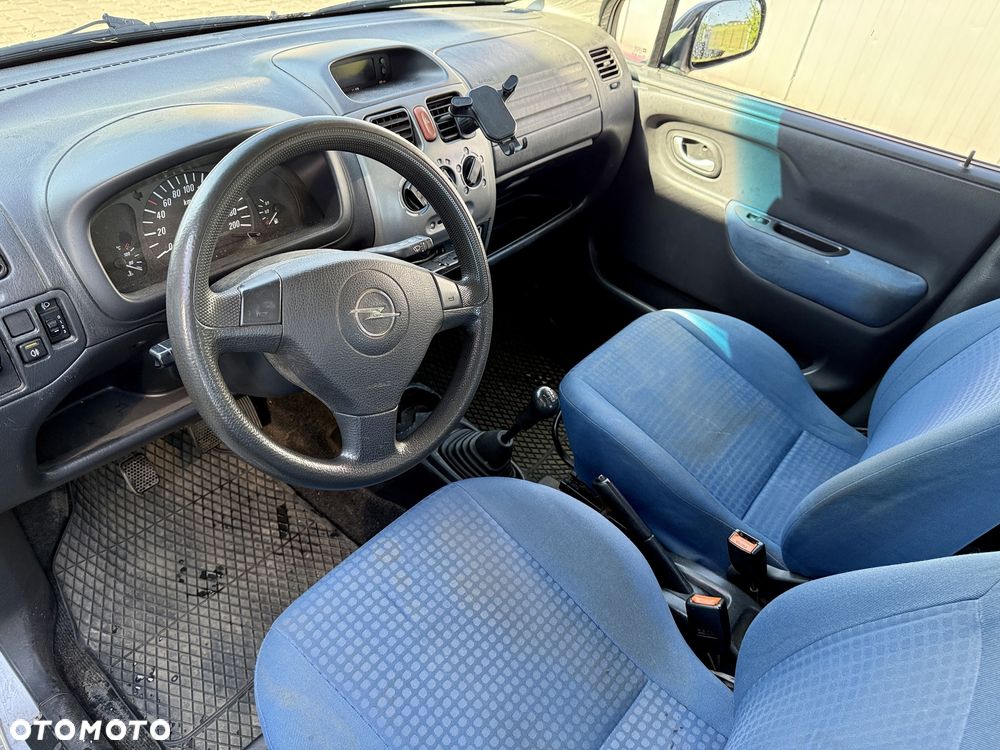 Opel Agila - 8