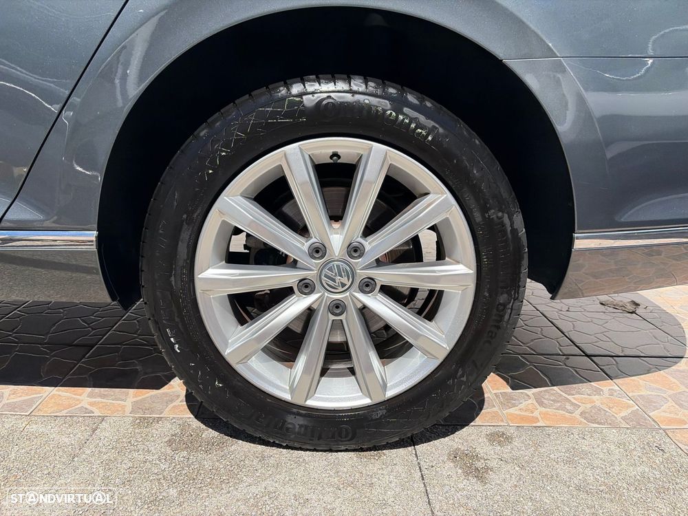 VW Passat Variant 2.0 TDI Highline DSG - 48