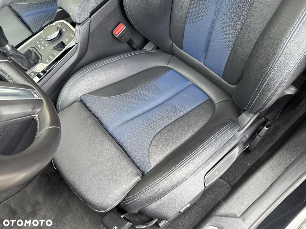 BMW Seria 2 218i M Sport - 17