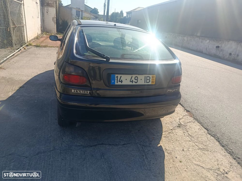 Renault Mégane 1.4 RN - 4