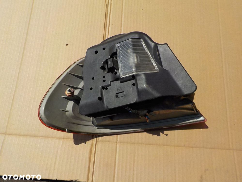 lampa prawy tył bmw e46 coupe - 2