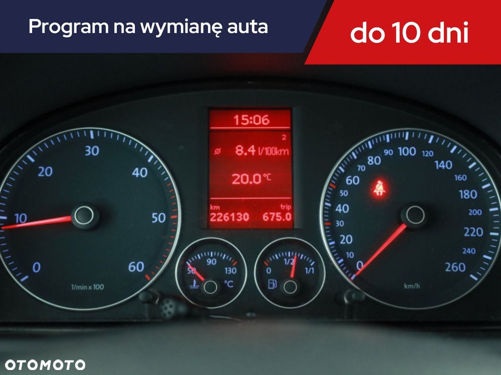 Volkswagen Touran - 10