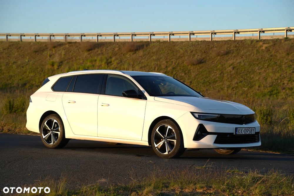 Opel Astra 2023 photo 2