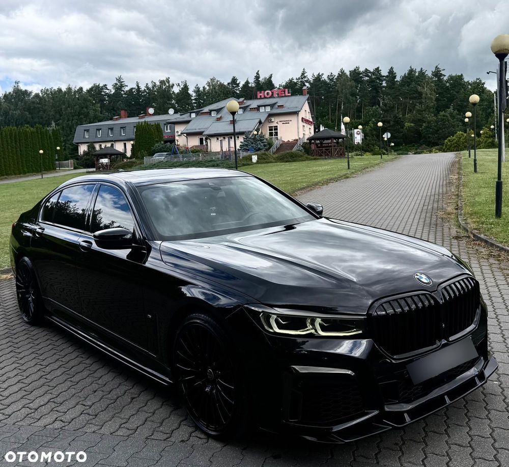 BMW Seria 7 740i Edition Exclusive - 4