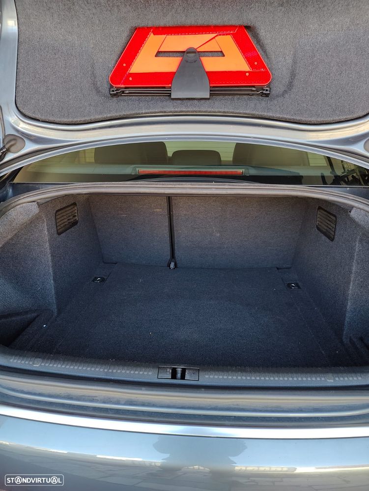 Audi A4 2.5 TDI quattro - 34